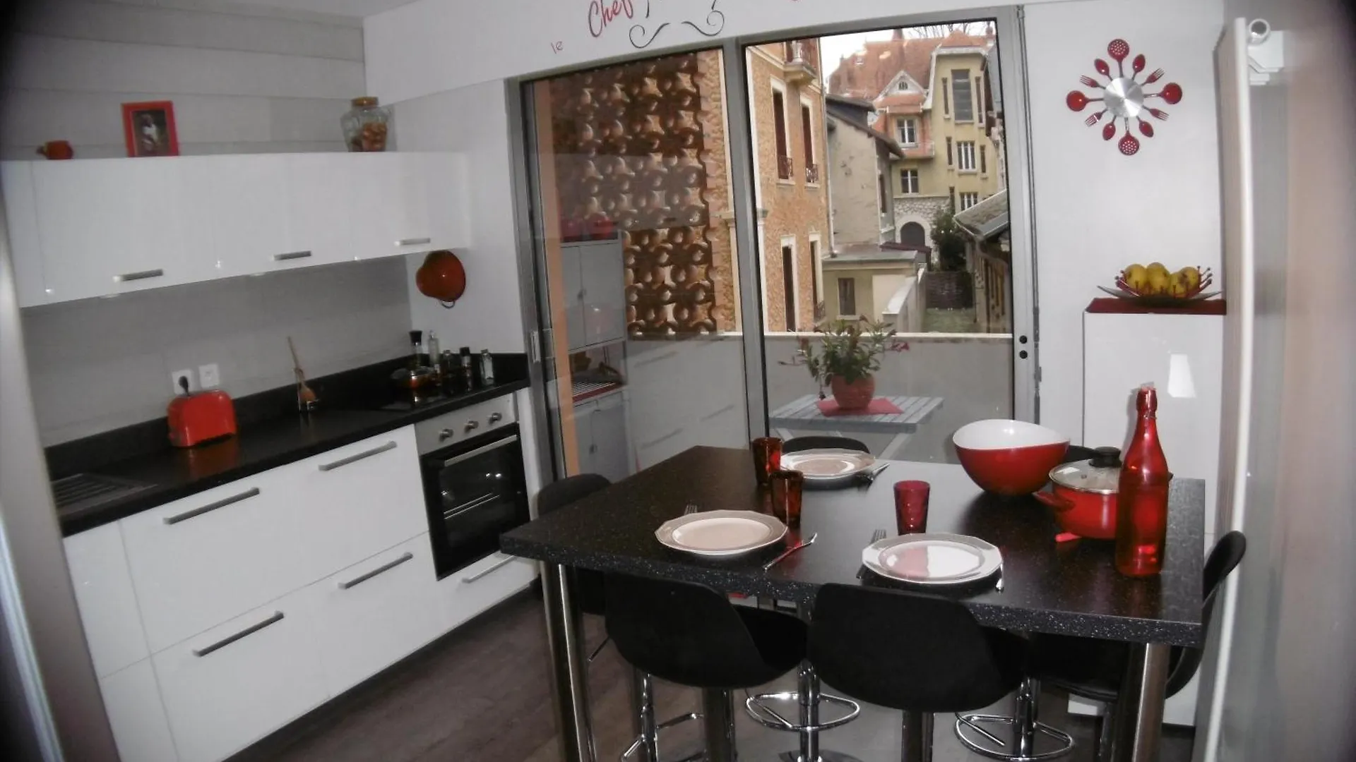 Appartement Aix Centre Cosy Calme Garage Terrasse à Aix-les-Bains 0*,  France